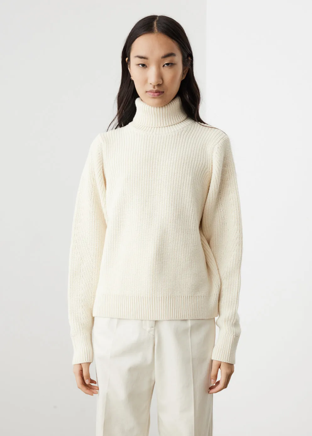 0011 Turtleneck Sweater