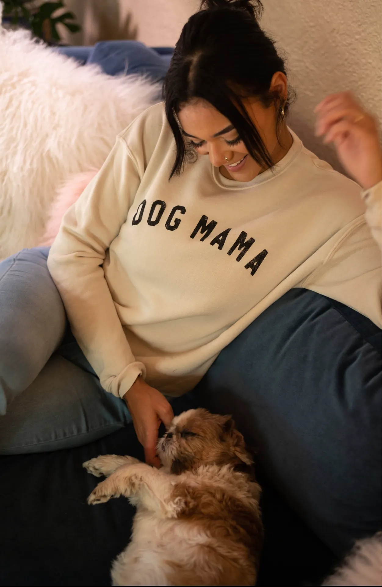 DOG MAMA Unisex Crewneck Sweatshirt