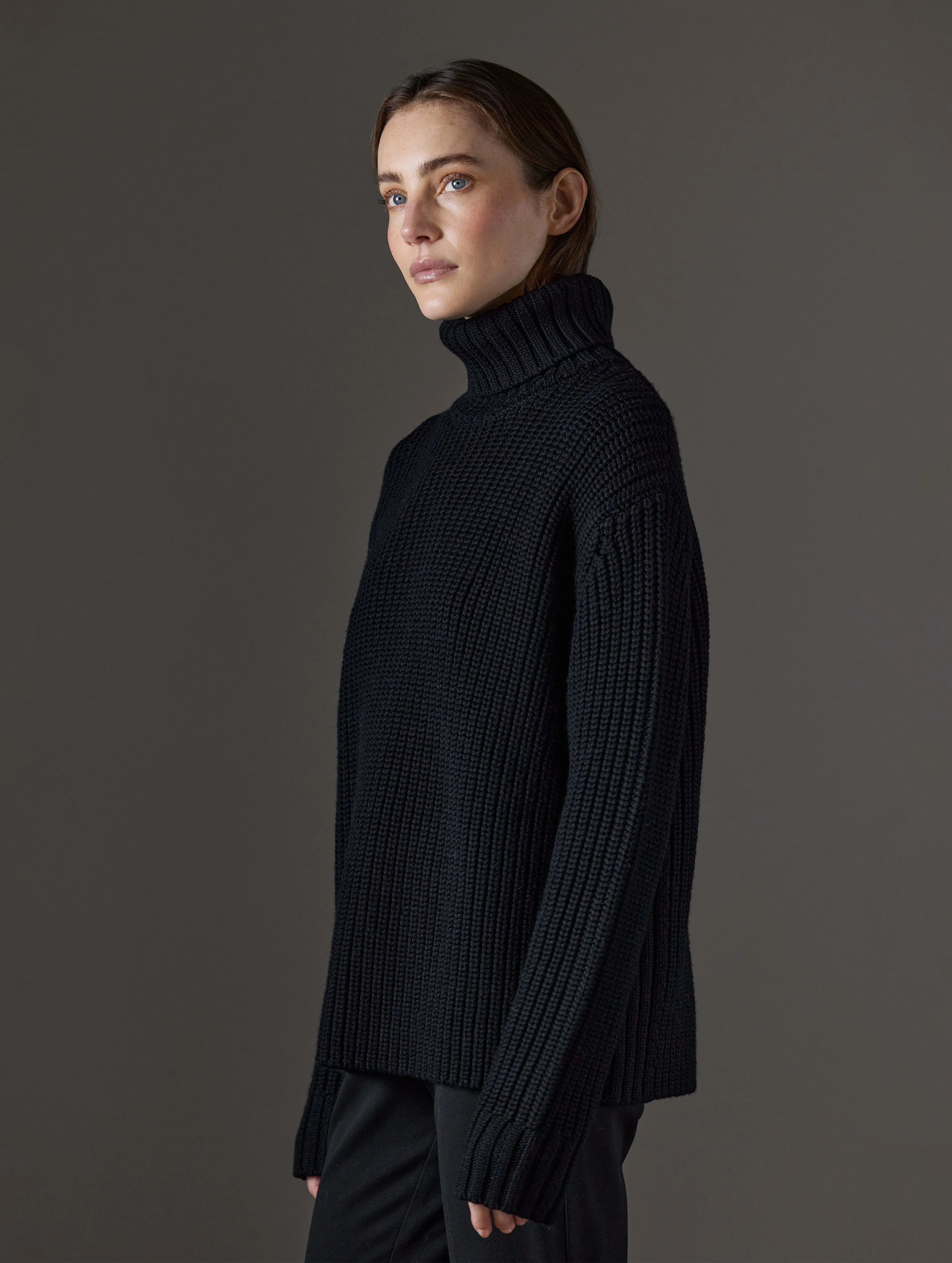 Sherwood Turtleneck Sweater - Onyx Black