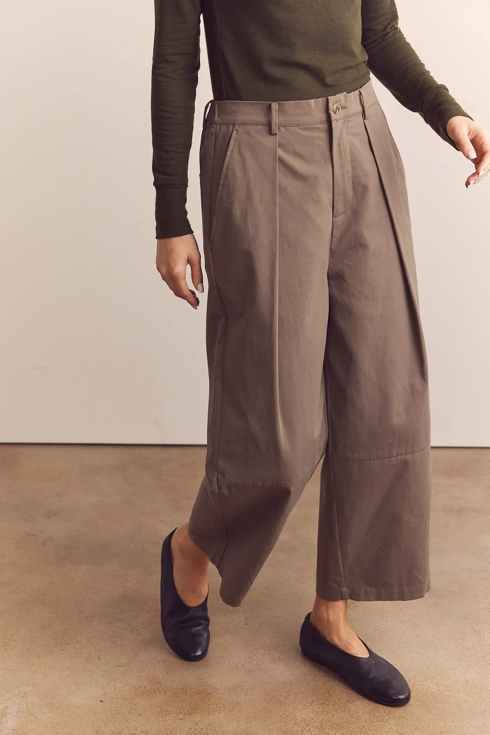 Wide leg ankle trousers