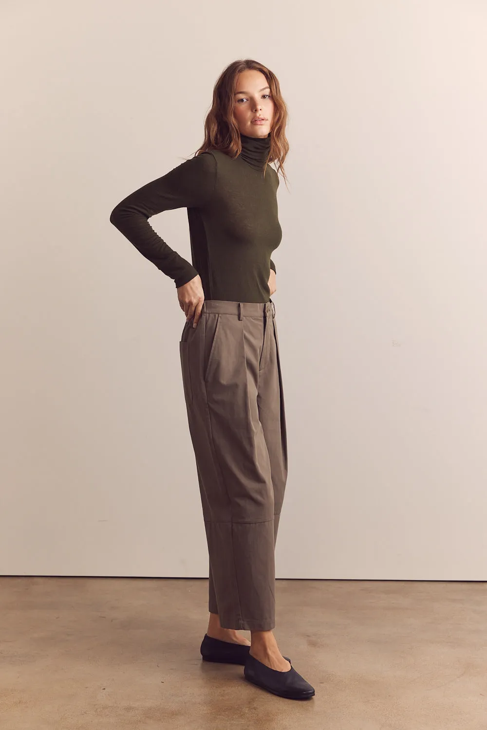 Wide leg ankle trousers