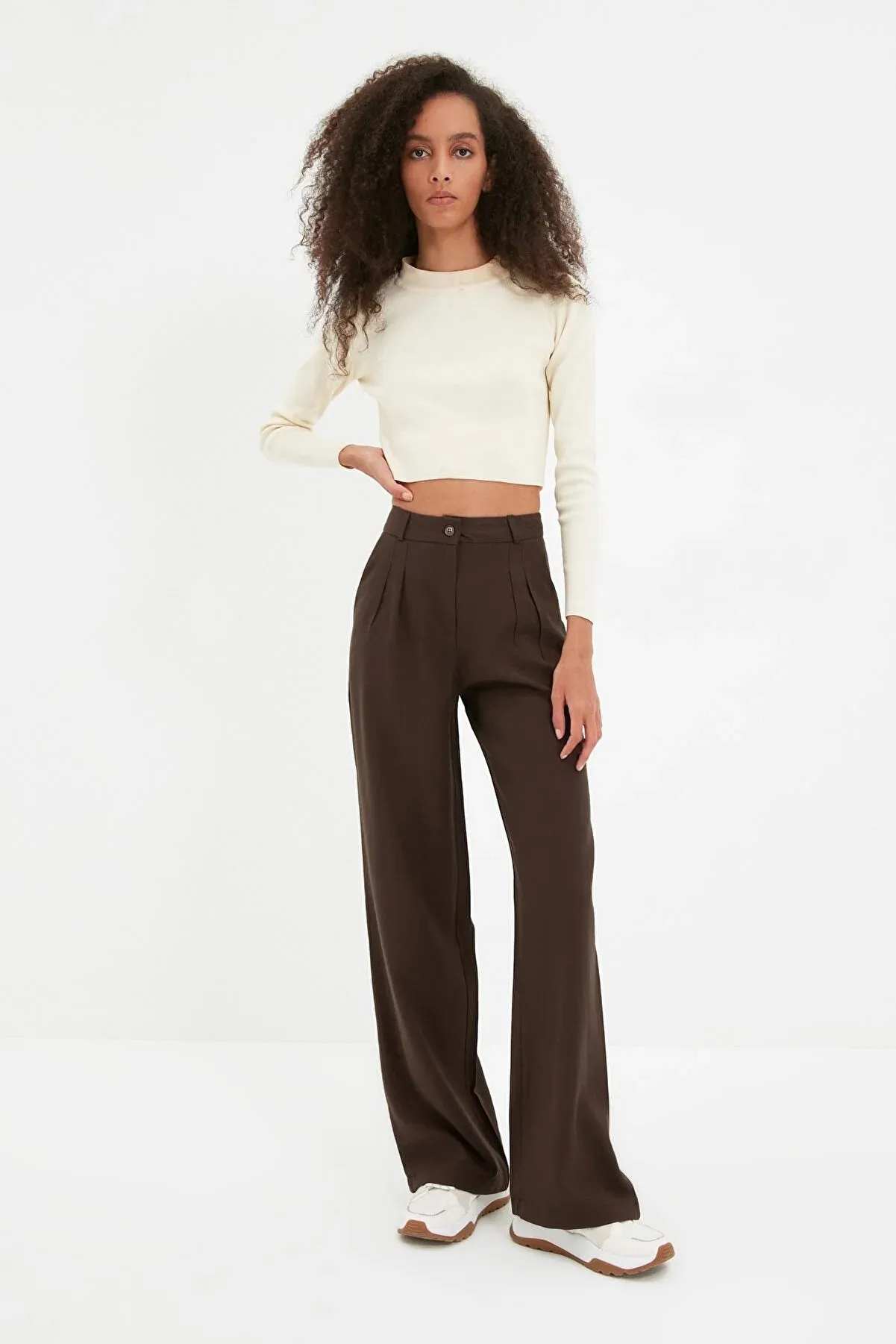 wide leg trousers