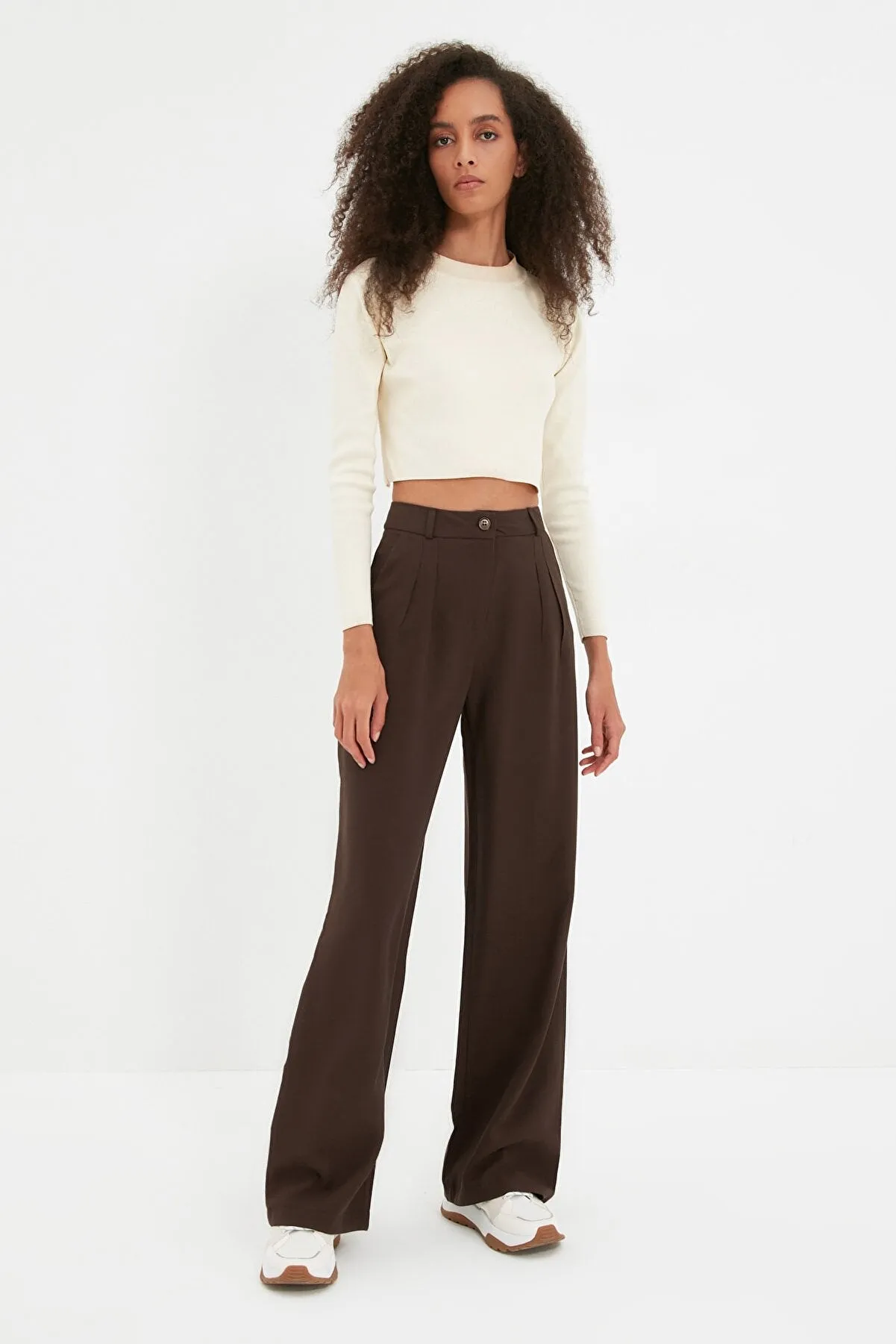 wide leg trousers